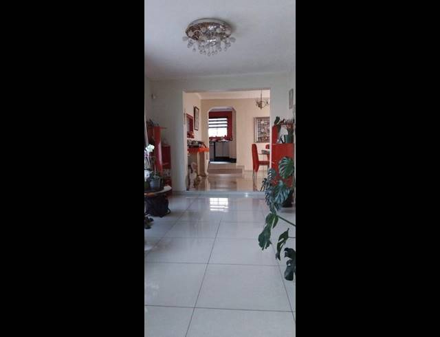 6 BEDROOM HOUSE FOR SALE IN ELANDSPARK